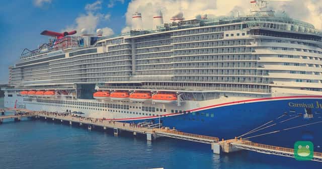 Galveston approves a lease for an LNG plant that could fuel ships at the port from late 2028