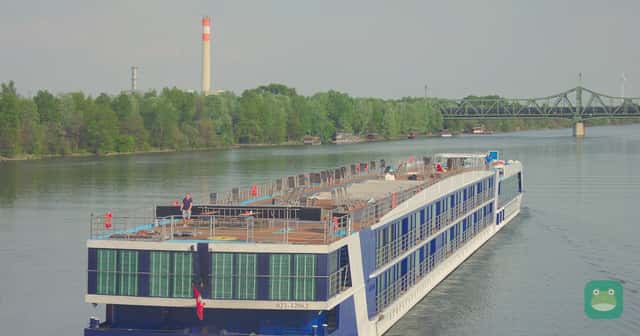 AmaBella below the Praterbrücke in Vienna