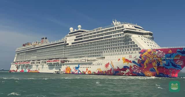 Genting Dream off Malacca, Malaysia, February 2025